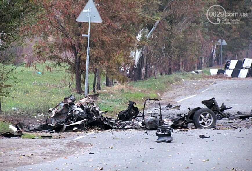 В Мариуполе неизвестные обстреляли колонну военной техники, взорван автомобиль, - СМИ