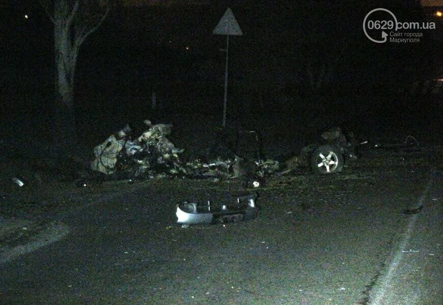 В Мариуполе неизвестные обстреляли колонну военной техники, взорван автомобиль, - СМИ