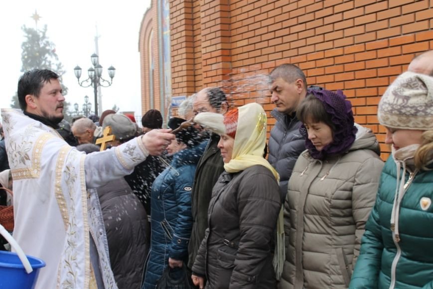 Крещение в Свято-Покровском храме с. Боевое собрало тысячи верующих Приазовья (фото) - фото 1