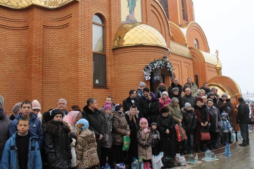 Крещение в Свято-Покровском храме с. Боевое собрало тысячи верующих Приазовья (фото) - фото 1