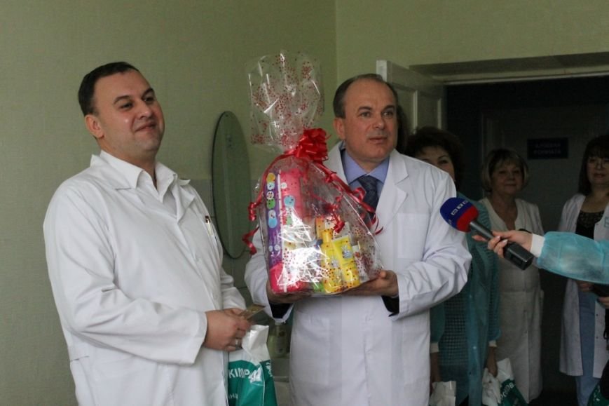 Юрий Тернавский поддержал пациенток перинатального центра (фото) - фото 4