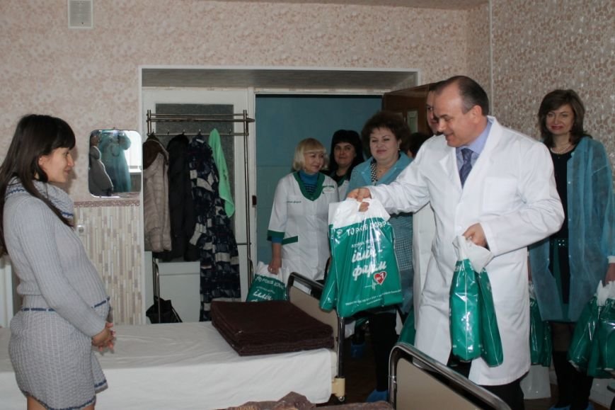 Юрий Тернавский поддержал пациенток перинатального центра (фото) - фото 4
