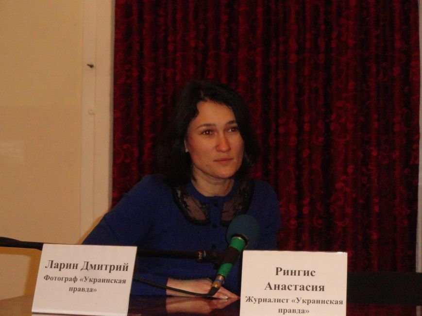 Журналисты и психологи из Киева удивились, что некоторые мариупольц... Журналисты и психологи из Киева удивились, что некоторые мариупольцы верят в снаряды, прилетевшие в «Восточный» с запада (ФОТОРЕПОРТАЖ) (фото) - фо...