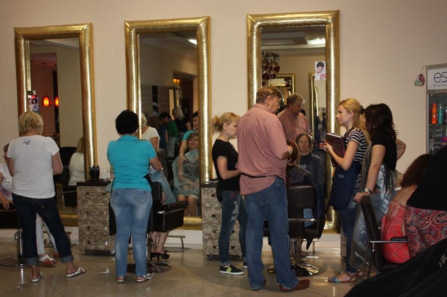 В салоне «Академия красоты» проходит мастер-класс от корифея колористики (фото) - фото 1