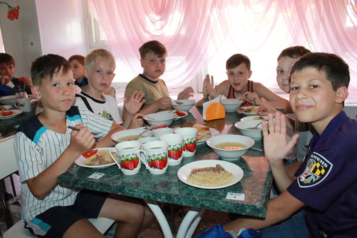 В «УОПТ» считают, что от качественного питания зависит успеваемость школьников (фото) - фото 1