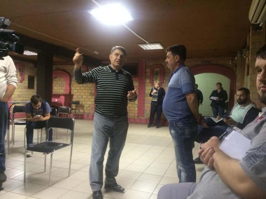 В Мариуполе теркомиссия хотела выгнать журналистов,  зарылась в жалобах и отстранила председателя районной комиссии (ФОТО) (фото) - фото 5