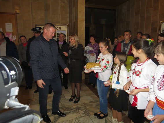 Дети из прифронтовых сел доехали во Львов (ФОТО) (фото) - фото 1