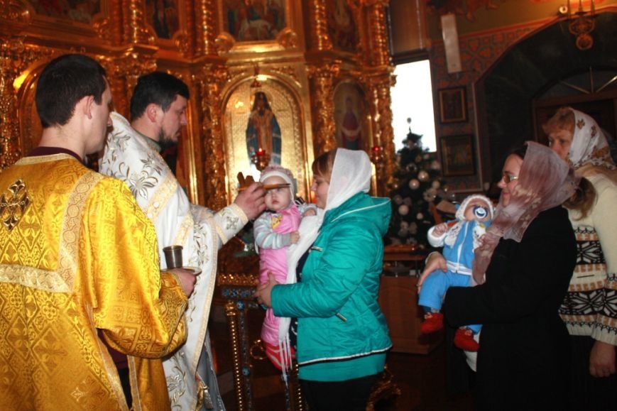 В Крещенских праздниках в с. Боевое приняли участие 10 тысяч жителей Приазовья (фото) - фото 1