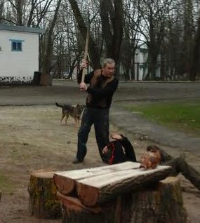 Под Мариуполем президент федерации пауэрлифтинга Украины избил лопатой представителя 