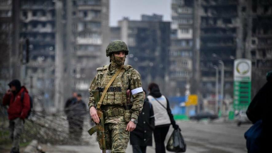 Окупанти погрожують маріупольцям зброєю. Комендатура не реагує на конфлікти