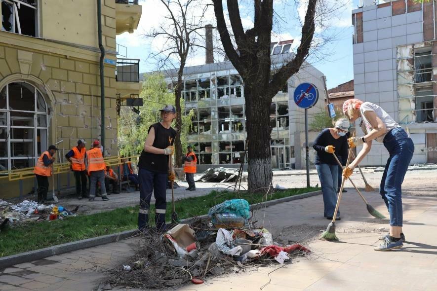 В Маріуполі окупанти починають демонтувати торговельні кіоски