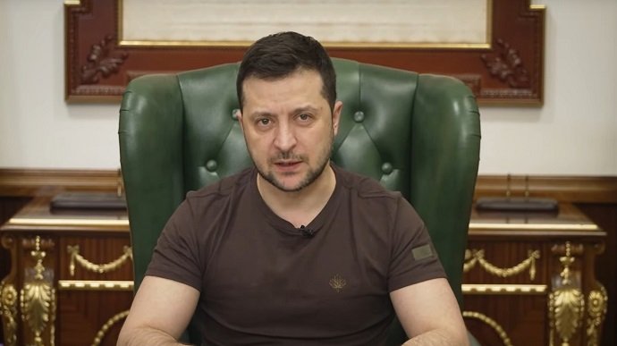 “Забезпечимо повну відповідальність держави-терориста”. Зеленський нагадав про роковини бомбардування драмтеатру в Маріуполі