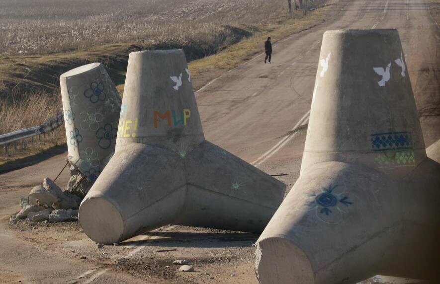 Вони виснажені. Дружина захисника України з Маріуполя благає про ротацію