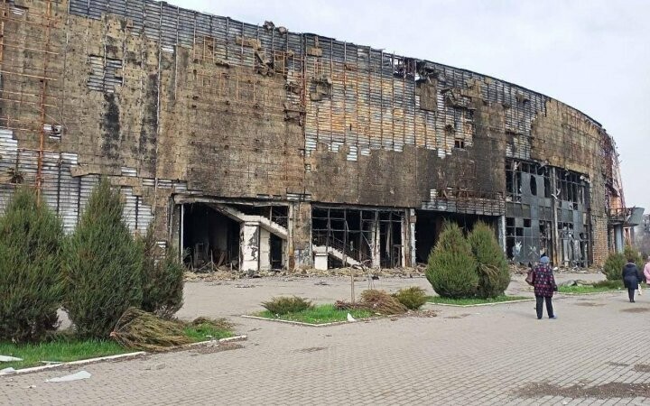 В Маріуполі та Маріупольському районі другий день поспіль лунають вибухи. Пожар біля 