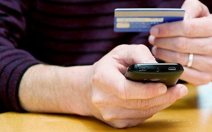 На Донеччині інтернет-аферисти виманюють гроші. Як не стати жертвою шахраїв