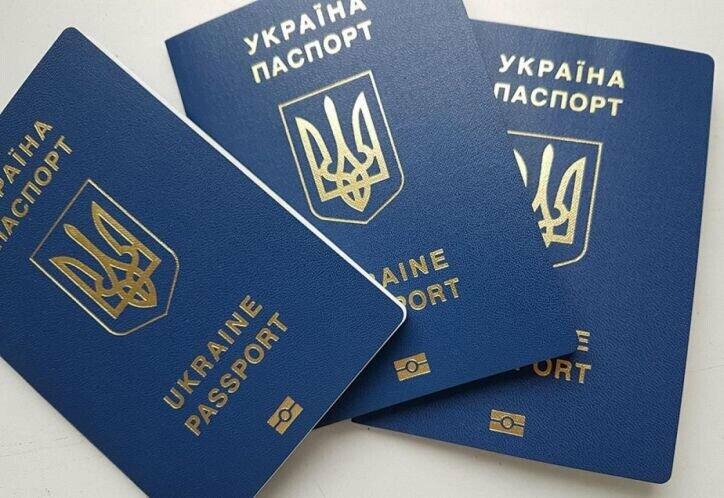 Як в окупованому Маріуполі 14-річній дитині отримати український паспорт, - роз'яснення Мінреінтеграції 
