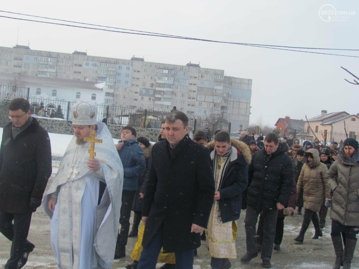 Мариупольцы почтили память погибших во время обстрела “Вост..., фото-1 Мариупольцы почтили память погибших во время обстрела “Восточного” (ФОТОРЕПОРТАЖ), фото-1