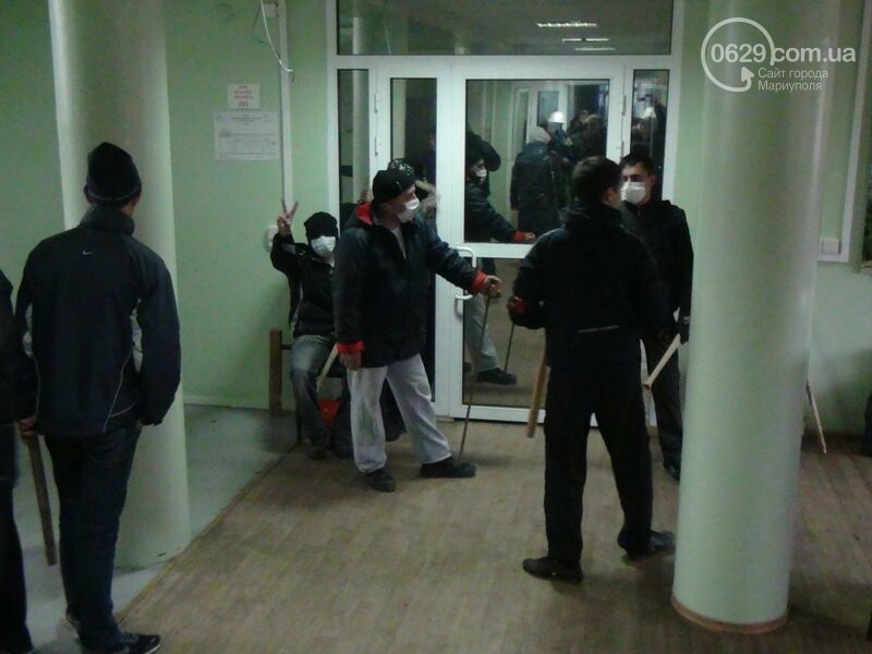 Годовщина захвата мариупольской мэрии: как это было (ФОТО), фото-5 Годовщина захвата мариупольской мэрии: как это было (ФОТО), фото-5