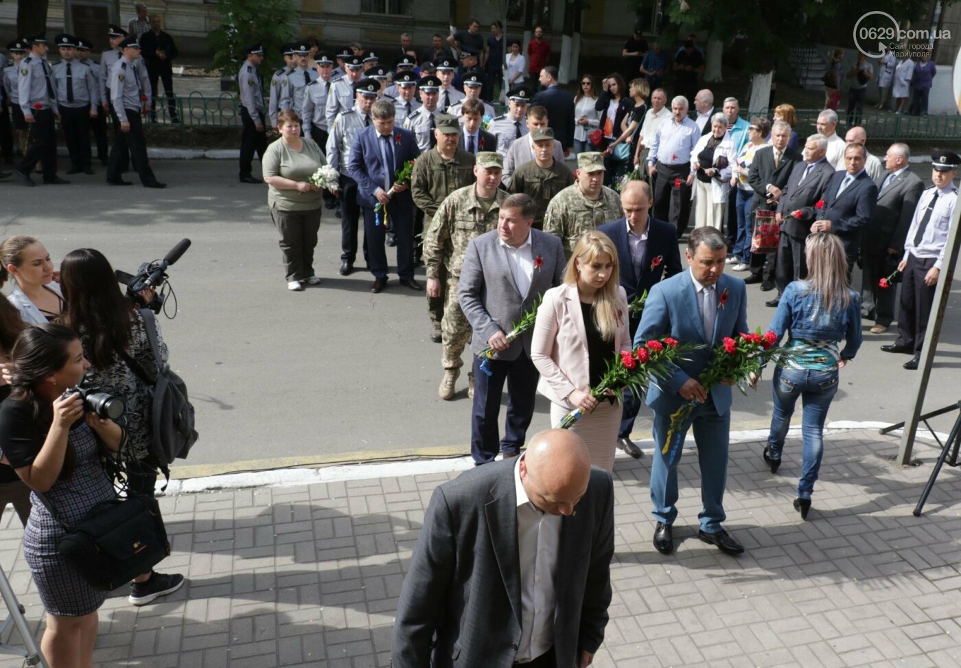 В Мариуполе почтили память патриотов, погибших 9 мая 2014..., фото-28 В Мариуполе почтили память патриотов, погибших 9 мая 2014 года (ФОТОРЕПОРТАЖ+ВИДЕО), фото-28