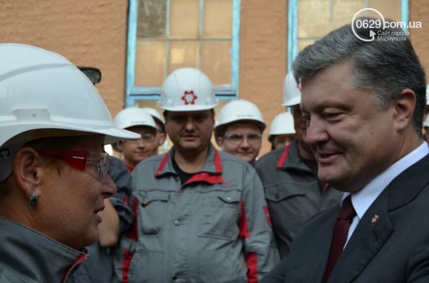 7 визитов Порошенко. Зачем гарант приезжал в Мариуполь, - ФОТО, фото-3 7 визитов Порошенко. Зачем гарант приезжал в Мариуполь, - ФОТО, фото-3