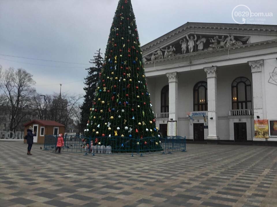 В Мариуполь из Киева привезли карусель и снег, - ФОТОРЕПОРТАЖ, фото-20 В Мариуполь из Киева привезли карусель и снег, - ФОТОРЕПОРТАЖ, фото-20