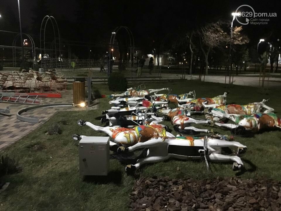 В Мариуполь из Киева привезли карусель и снег, - ФОТОРЕПОРТАЖ, фото-15 В Мариуполь из Киева привезли карусель и снег, - ФОТОРЕПОРТАЖ, фото-15