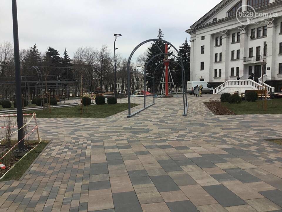 В Мариуполь из Киева привезли карусель и снег, - ФОТОРЕПОРТАЖ, фото-16 В Мариуполь из Киева привезли карусель и снег, - ФОТОРЕПОРТАЖ, фото-16