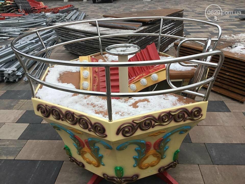 В Мариуполь из Киева привезли карусель и снег, - ФОТОРЕПОРТАЖ, фото-1 В Мариуполь из Киева привезли карусель и снег, - ФОТОРЕПОРТАЖ, фото-1