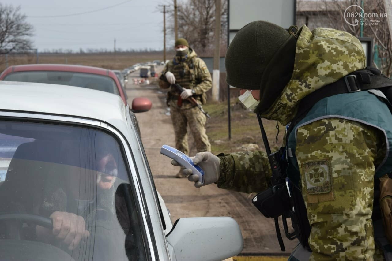 Донбасс сегодня граница. Блокпост на границе. КПВВ на Донбассе. Блокпост Донбасс. Блокпост на границе с Украиной.