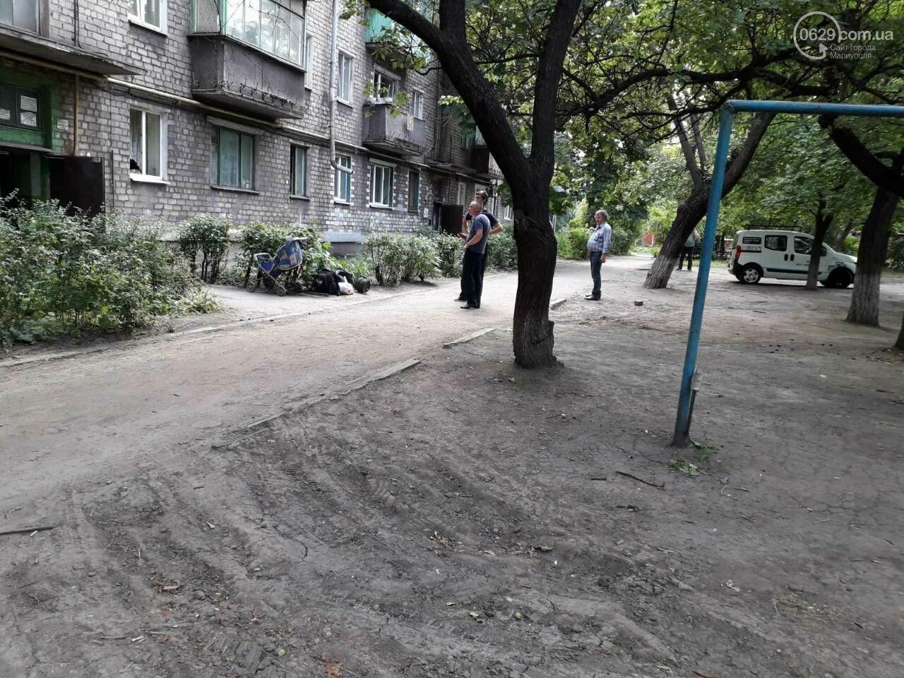 Угроза взрыва в Мариуполе: жителей многоэтажки оставили гол..., фото-2 Угроза взрыва в Мариуполе: жителей многоэтажки оставили голодать, - ФОТО, фото-2