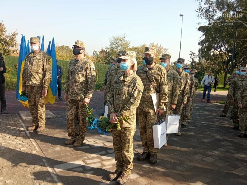Звон Колокола Мира и награды. В Мариуполе празднуют День за..., фото-1 Звон Колокола Мира и награды. В Мариуполе празднуют День защитника Украины, - ФОТОРЕПОРТАЖ, фото-1