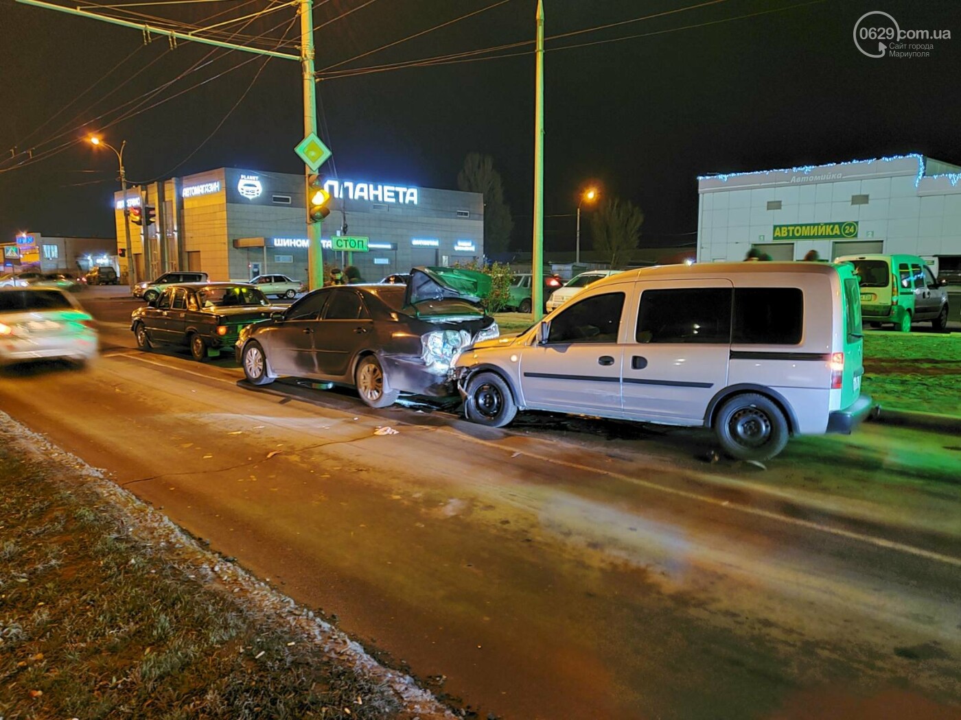 В Мариуполе водитель Opel спровоцировал тройное ДТП, - ФОТО - Новини 12  грудня 2020 р. - 0629.com.ua