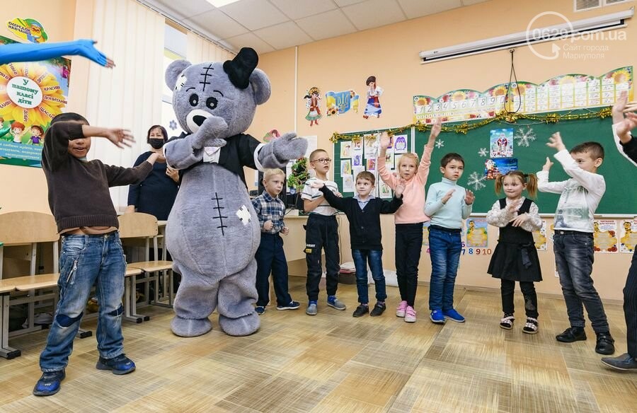 Как Фонд Бориса Колесникова и ХК «Донбасс» поздравили 62 0..., фото-13 Как Фонд Бориса Колесникова и ХК «Донбасс» поздравили 62 000 детей Донетчины с Днем Николая: яркие ФОТО, фото-13