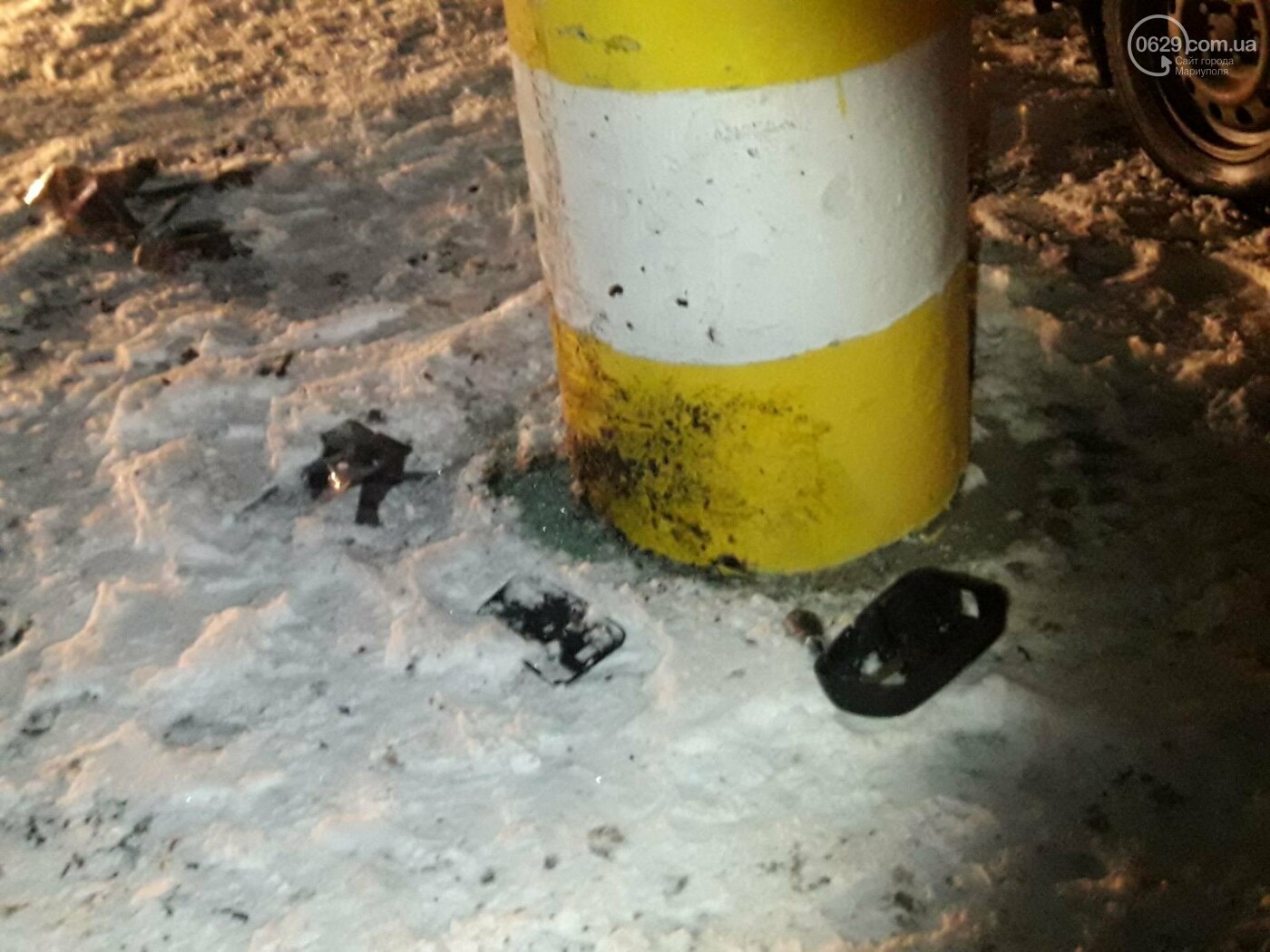 В Мариуполе ВАЗ влетел в столб. Пострадали двое человек, - ФОТО, ВИДЕО, фото-2