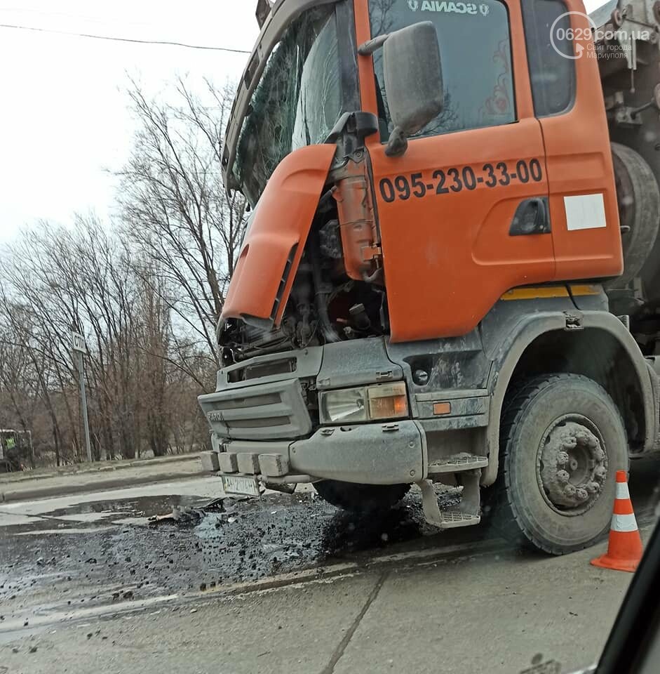 На выезде из Мариуполя  в аварию попали  два длинномера, - ФОТО, фото-2