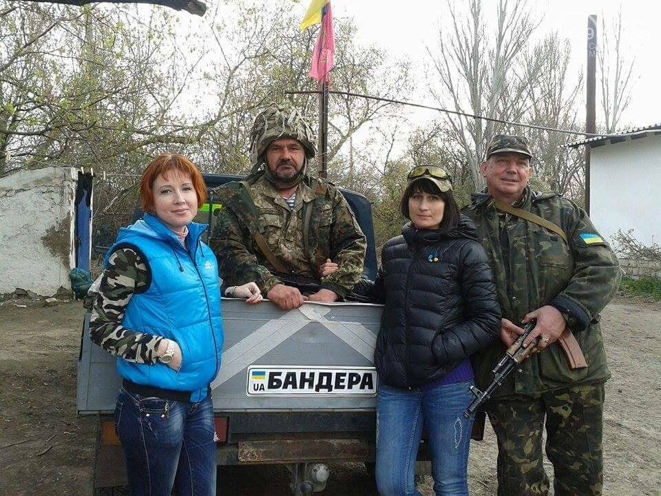 "По ночах я вигулювала собаку і малювала балончиками синьо-жовті прапорці на стовпах", - ІНТЕРВ'Ю З МАРІУПОЛЬЧАНКОЮ, фото-5