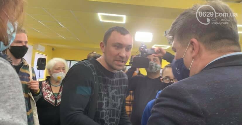 "Громада может все". Как чиновники пытались поговорить с общественностью о Городском саде и Метинвесте,- ФОТО, фото-5