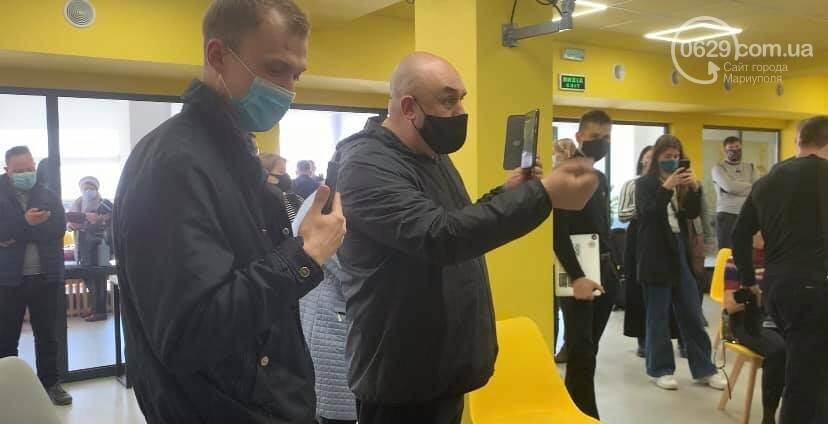 "Громада может все". Как чиновники пытались поговорить с общественностью о Городском саде и Метинвесте,- ФОТО, фото-6