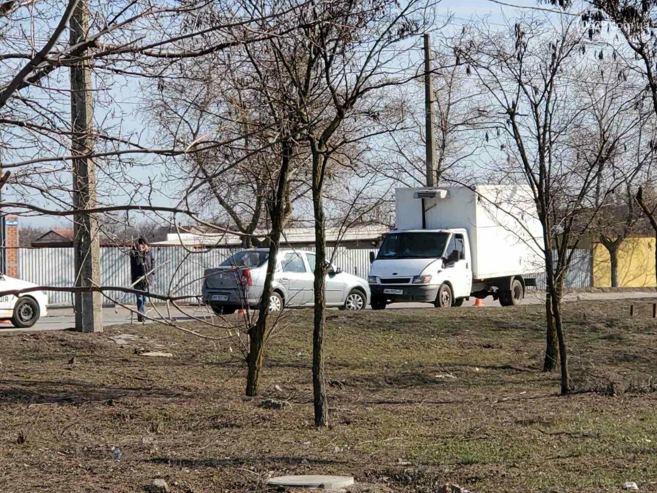 Всплеск ДТП.  В Мариуполе столкнулись "Рено" и грузовик, а "ВАЗ" - врезался в столб, - ФОТО, ВИДЕО, фото-4