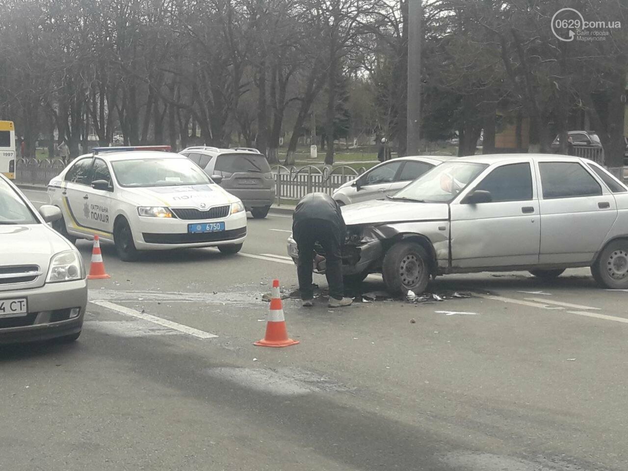В Мариуполе автомобиль службы охраны столкнулся с "десяткой", - ФОТО, фото-5
