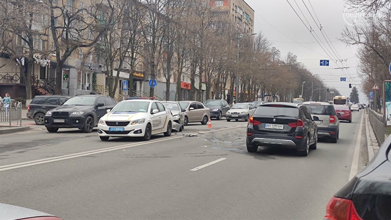 Роковое место! В Мариуполе на одном из самых аварийных перекрестков столкнулись "Ланос" и "Форд", - ФОТО, фото-10