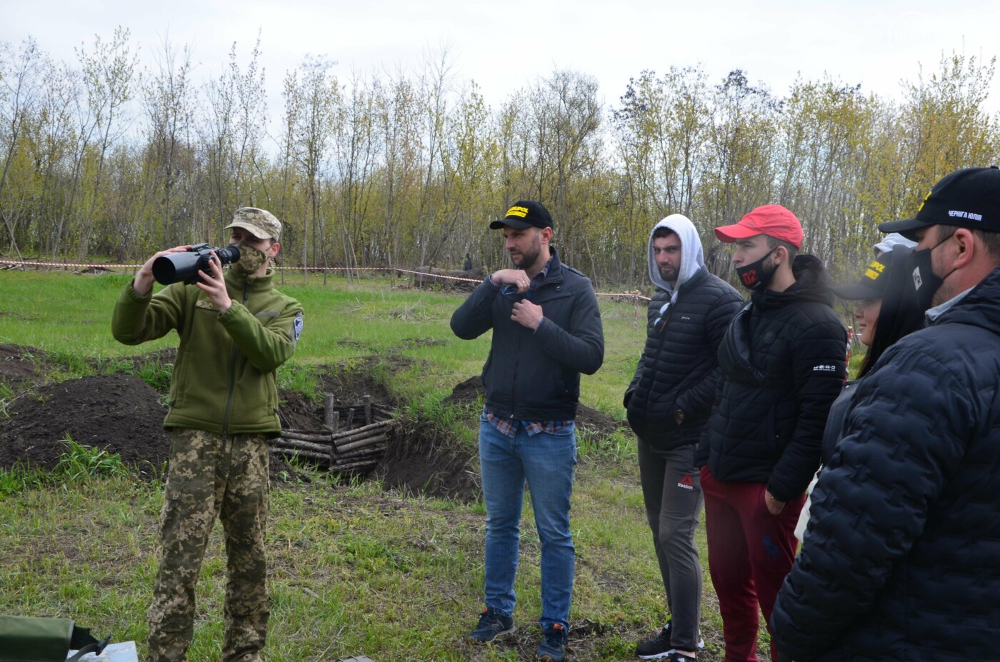 Стрелецкий день. Как мариупольцы ложились под БТР и поражали мишени, - ФОТОРЕПОРТАЖ , фото-13