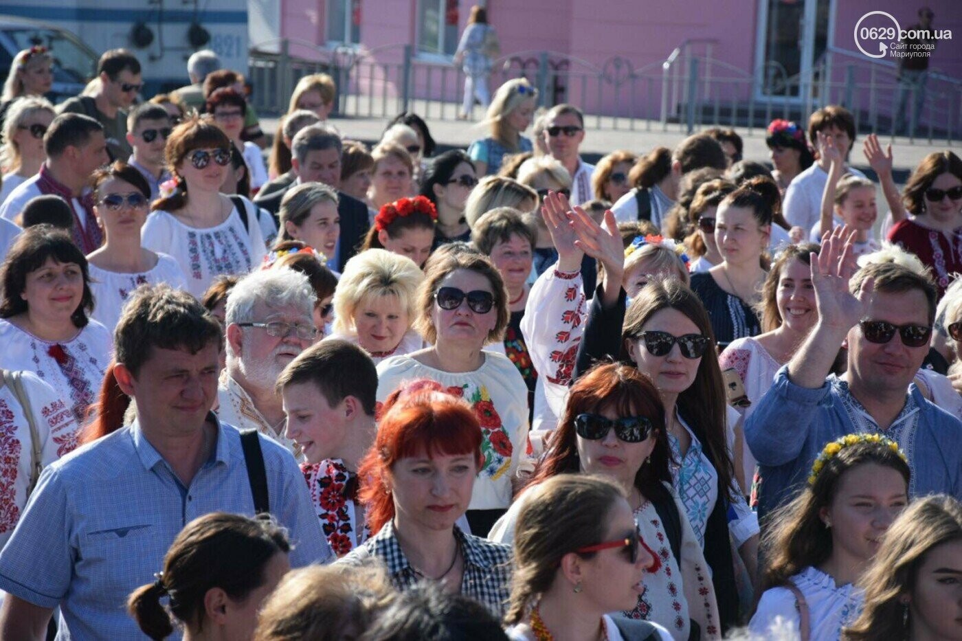 Праздник в "оранжевой зоне". Как в Мариуполе пройдет День вышиванки , фото-2