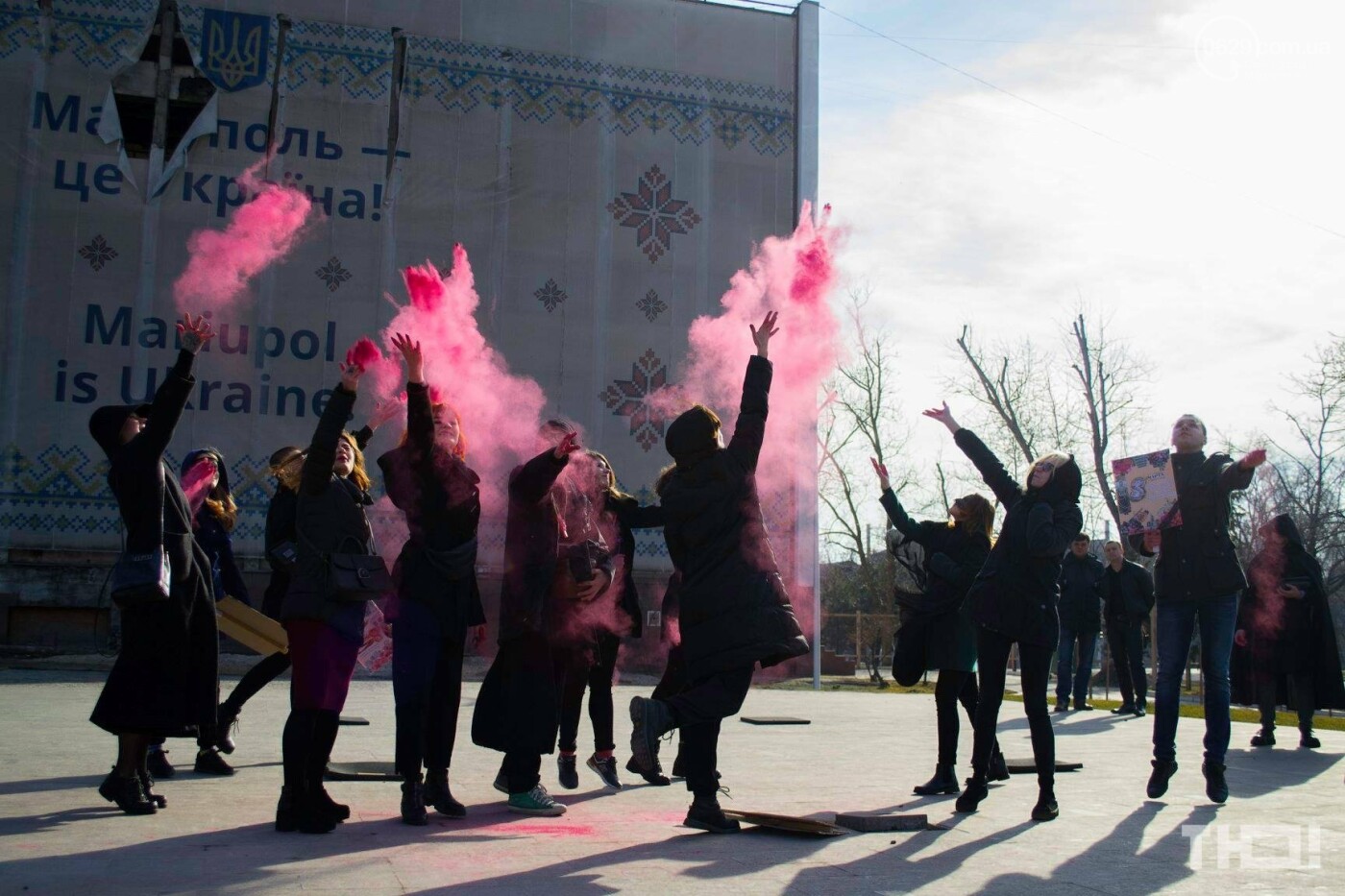 Как организовать протест в Мариуполе с помощью маркера и ленты, -  ФОТО, фото-2