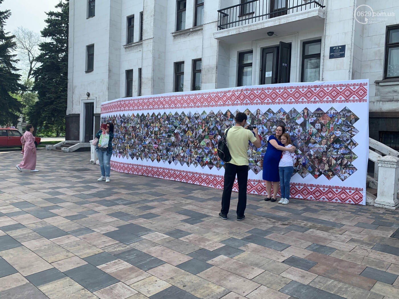 У Маріуполі презентували орнамент вишиванки з облич маріупольців, - ФОТО, ВІДЕО, фото-5