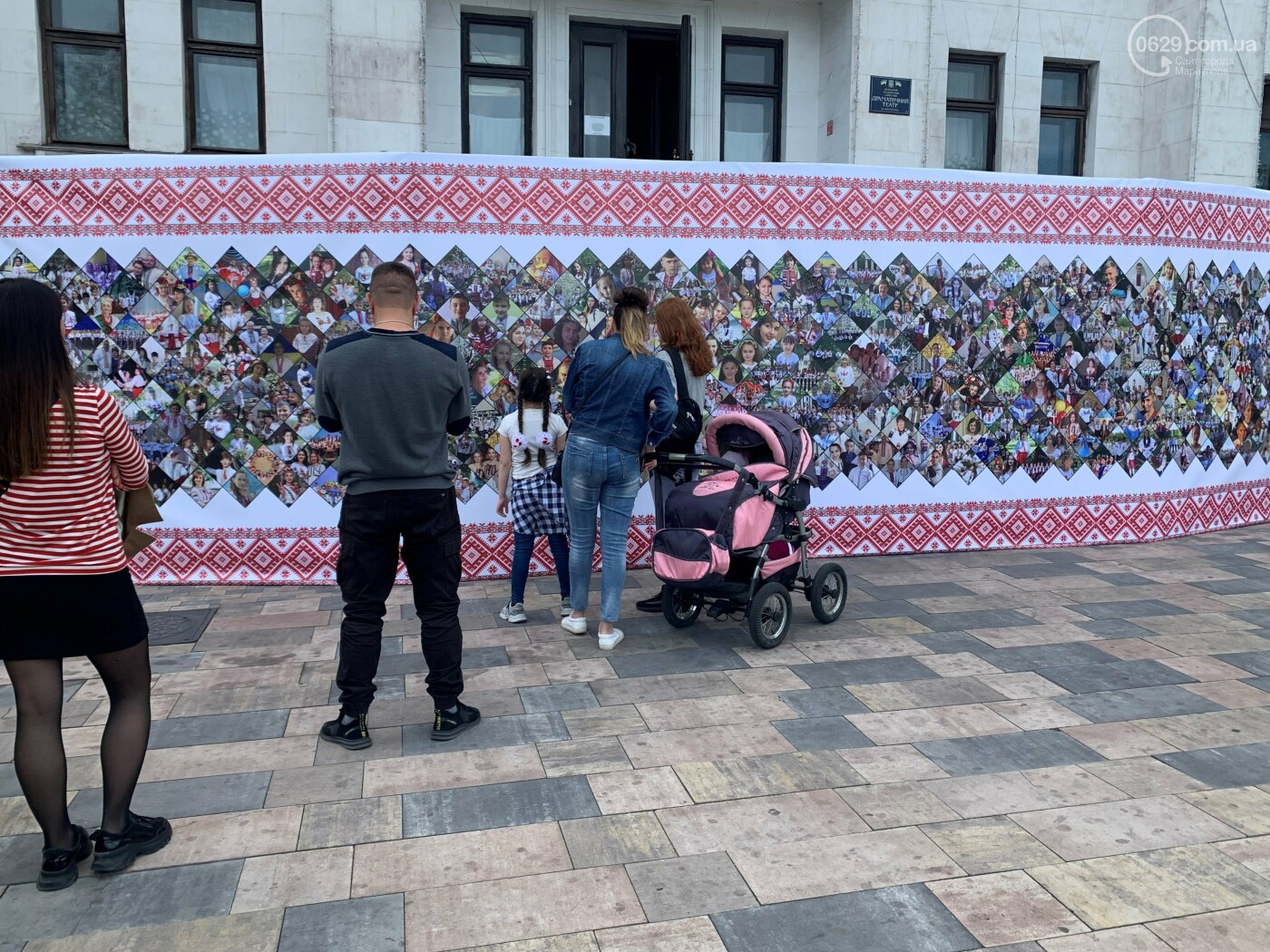 У Маріуполі презентували орнамент вишиванки з облич маріупольців, - ФОТО, ВІДЕО, фото-8