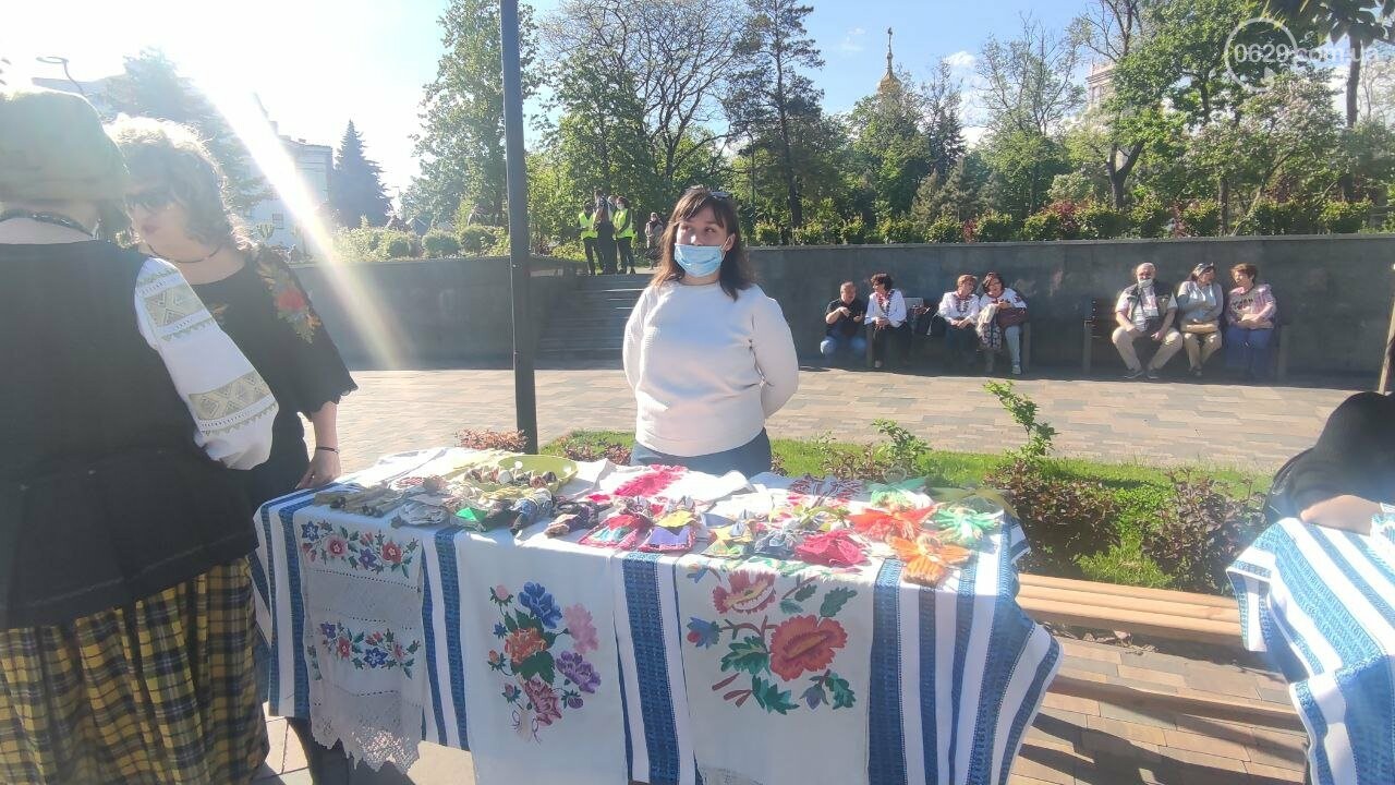 В Мариуполе скромно отметили День вышиванки, - ФОТОРЕПОРТАЖ, ВИДЕО , фото-8