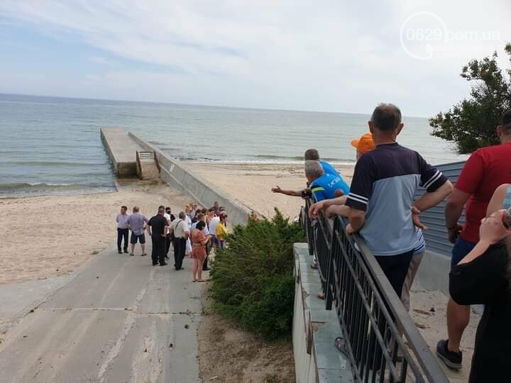 Жители Урзуфа потребовали открыть проход к морю, - ФОТО, фото-8