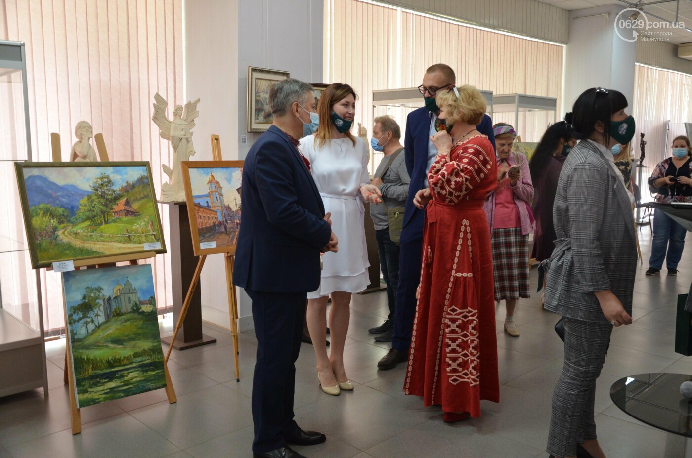 Море, гори, вулички Львова та терикони. Неймовірна виставка у Центрі Куїнджі, - ФОТОРЕПОРТАЖ, фото-11