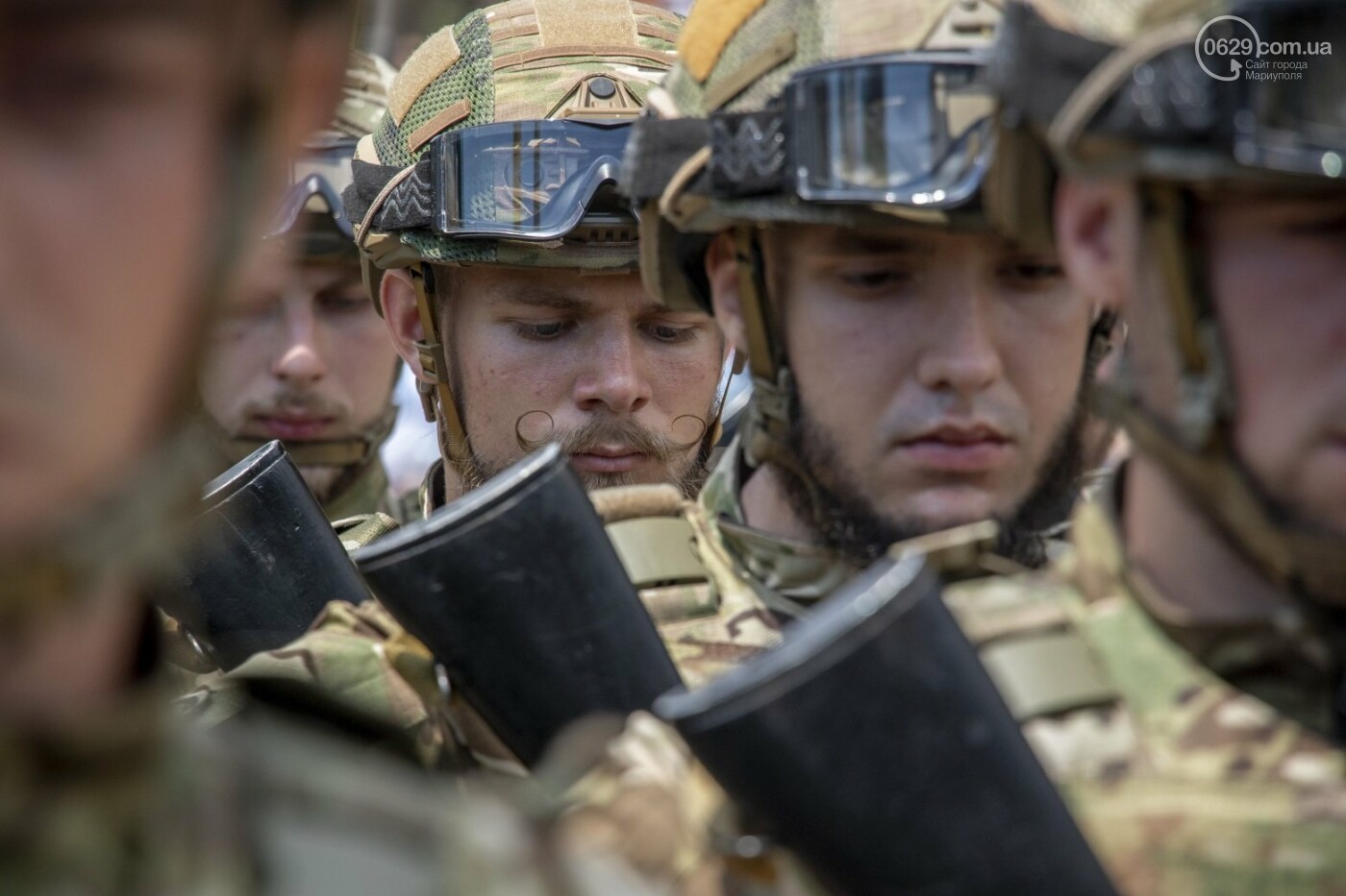 Без мэра. Как прошла в Мариуполе 7-я годовщина освобождения города от террористов и сепаратистов, - ФОТОРЕПОРТАЖ, фото-1